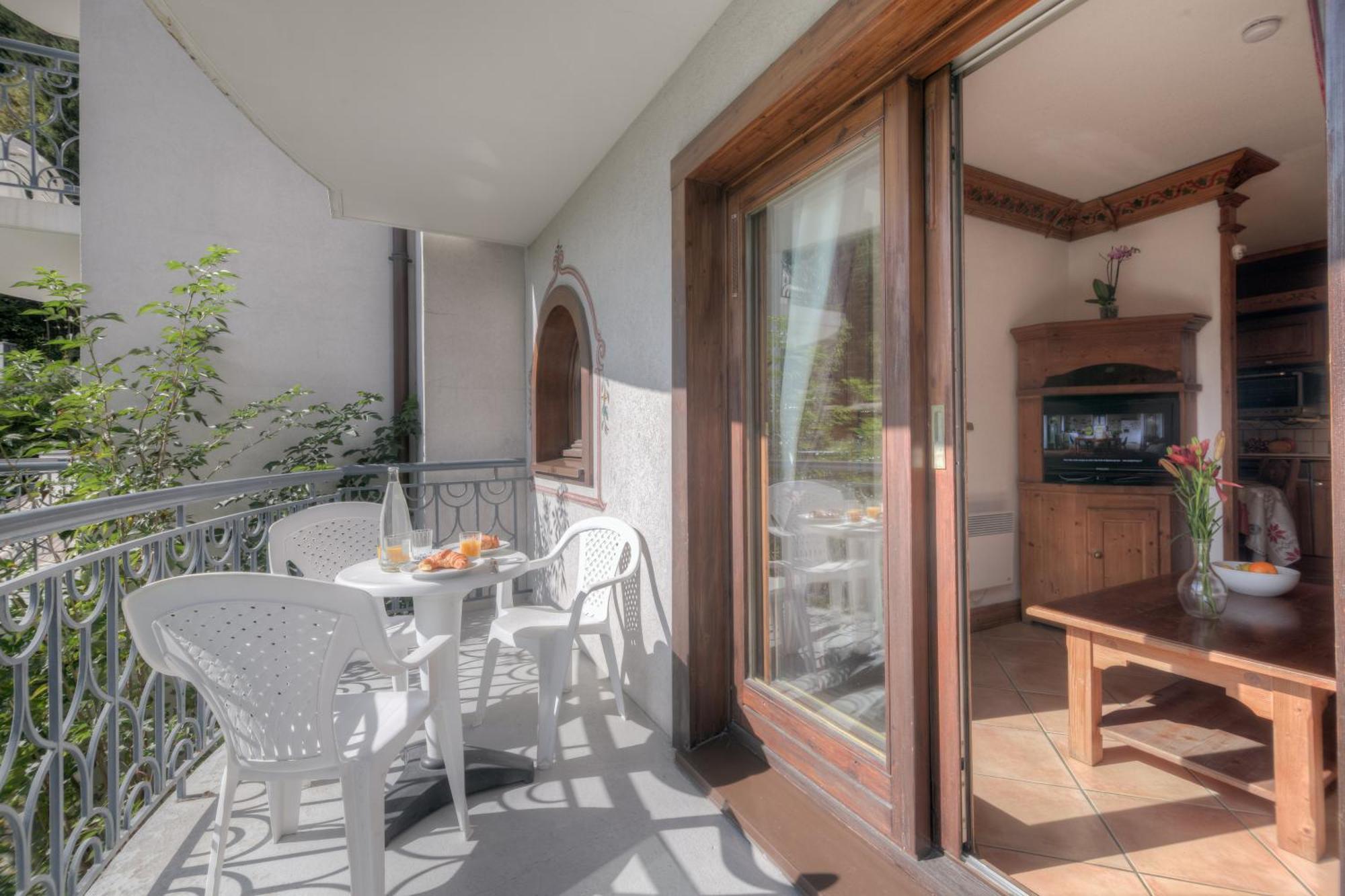 Residence Le Cristal Apartments - Happy Rentals Шамони Екстериор снимка