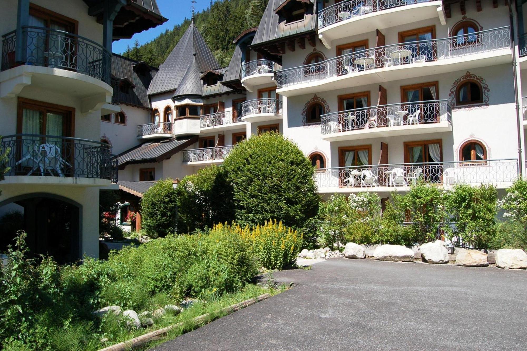 Residence Le Cristal Apartments - Happy Rentals Шамони Екстериор снимка